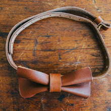 Load image into Gallery viewer, Straight Cut Leather Bowtie
