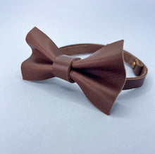 Load image into Gallery viewer, Straight Cut Leather Bowtie
