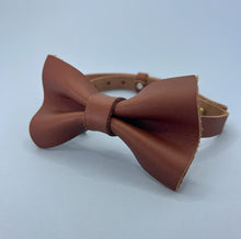 Load image into Gallery viewer, Straight Cut Leather Bowtie