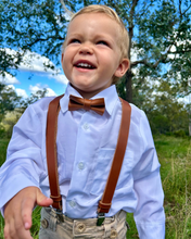 Load image into Gallery viewer, Junior Straight Cut Leather Bowtie
